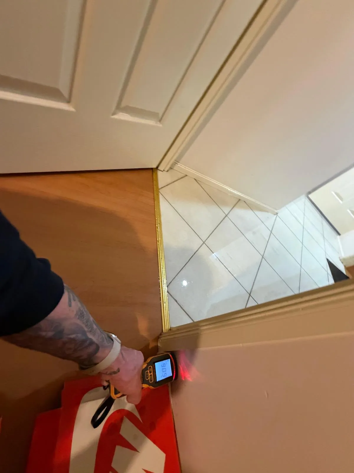 Floor edge assessment: Spot checks around floor transitions.